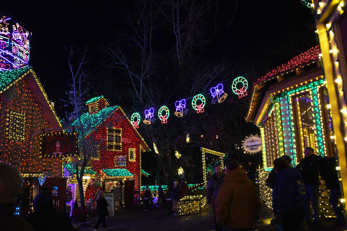 146 Christmas lights at Silver Dollar City.jpg